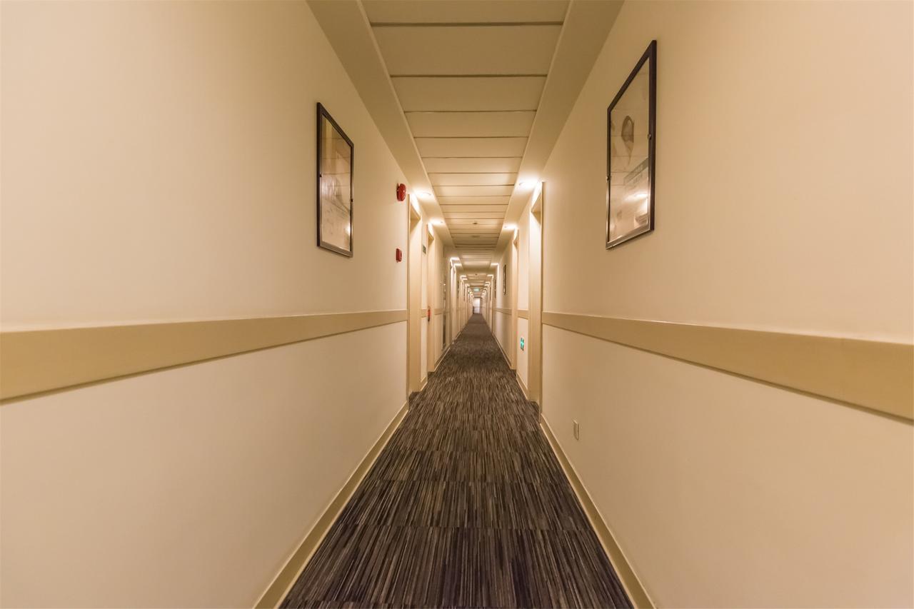 Metropolo, Zhenjiang, Railway Station Wanda Plaza Hotel Женджанг Екстериор снимка