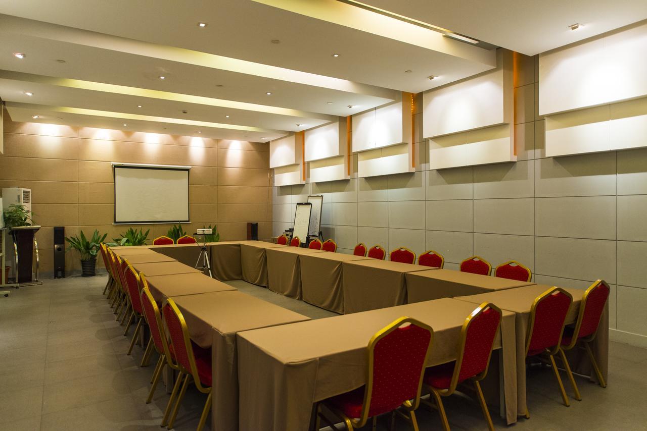Metropolo, Zhenjiang, Railway Station Wanda Plaza Hotel Женджанг Екстериор снимка