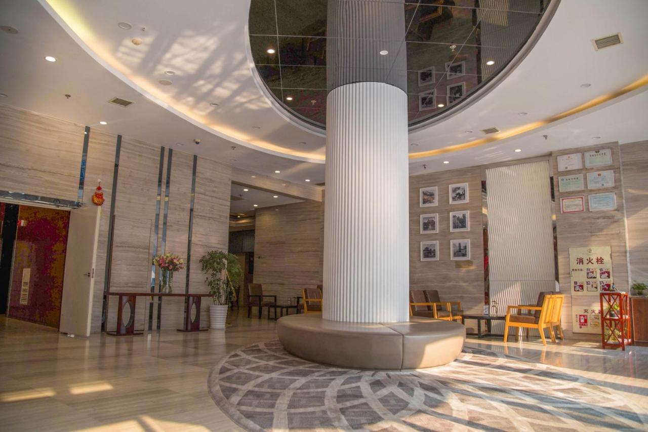 Metropolo, Zhenjiang, Railway Station Wanda Plaza Hotel Женджанг Екстериор снимка