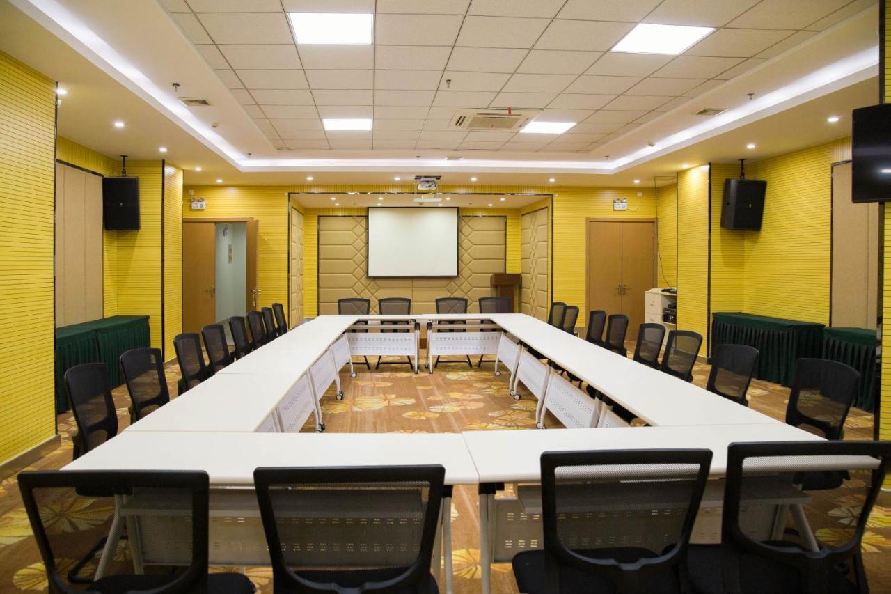 Metropolo, Zhenjiang, Railway Station Wanda Plaza Hotel Женджанг Екстериор снимка